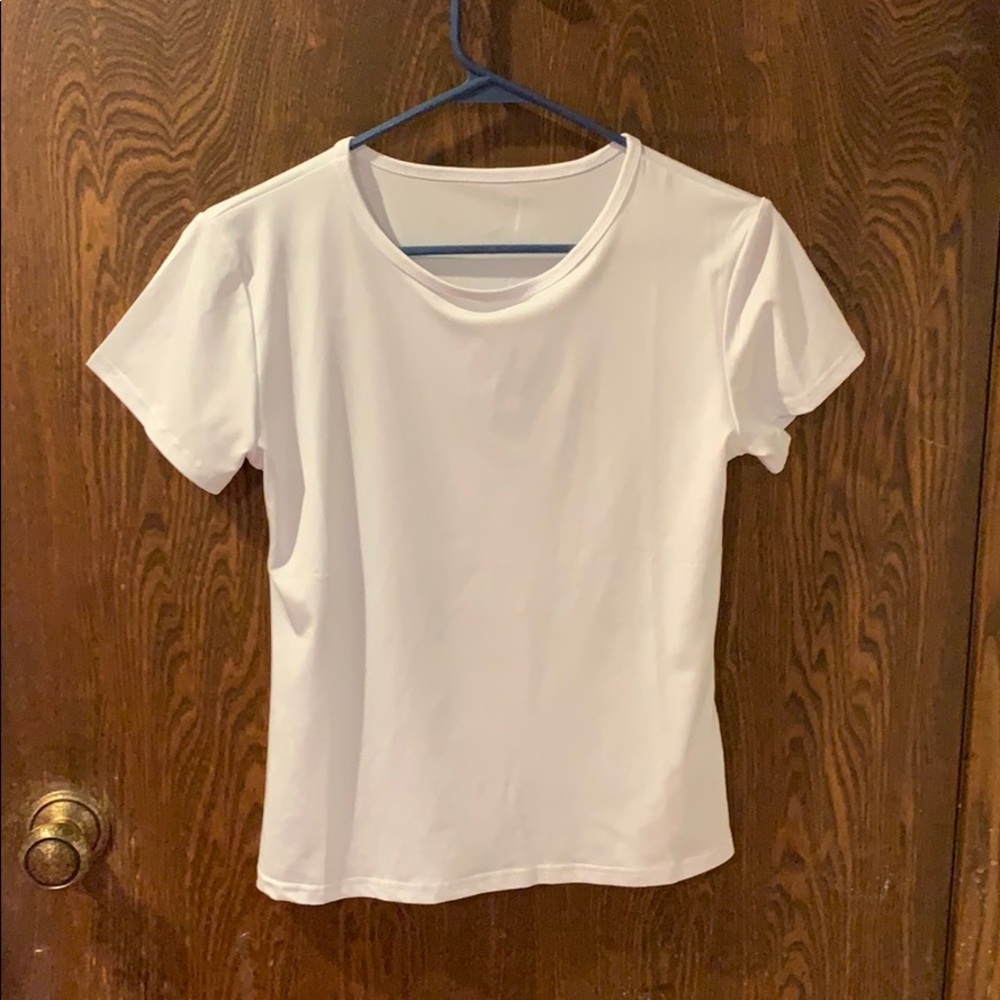 Plain white tshirt